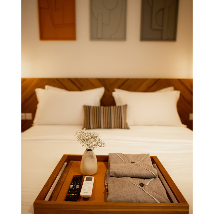 Executive Queen Bed